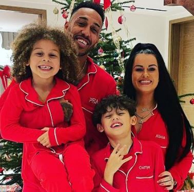 Pierre-Francois Aubameyang son Pierre-Emerick Aubameyang with his wife and children.